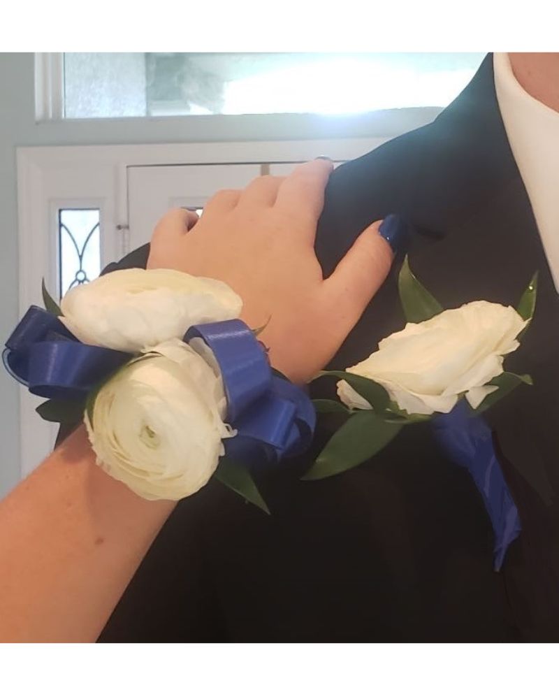 Prom Classic Boutonniere and Corsage Package